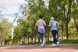 绝杀！绝杀！布克硬顶着卡鲁索的防守三分准绝杀雷霆